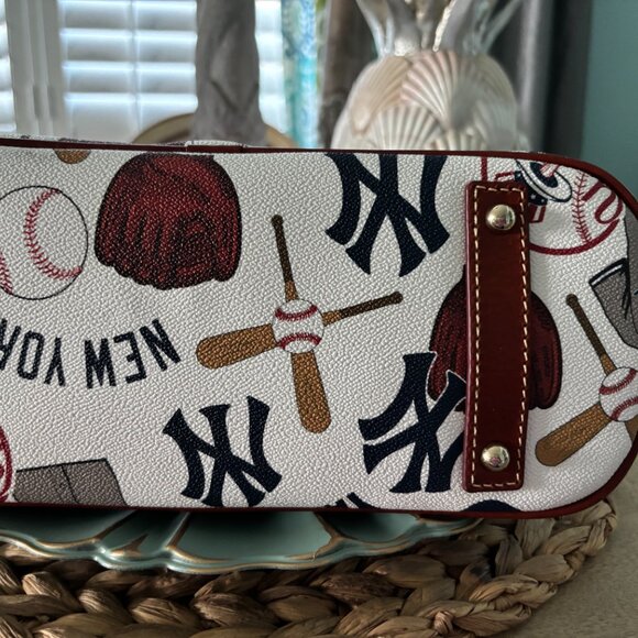 Dooney & Bourke NYY Satchel NWOT - Picture 2 of 4
